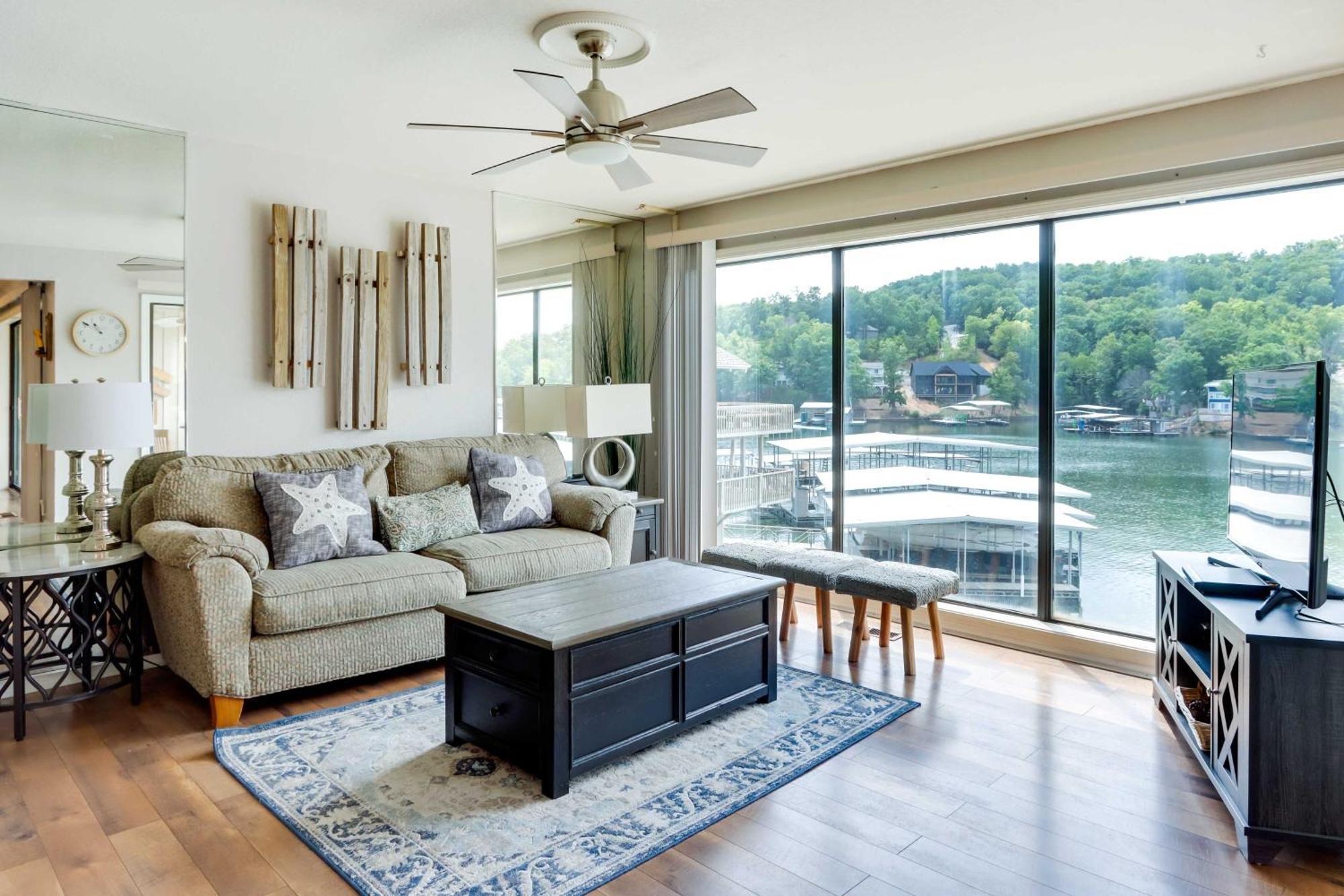 Lakefront Osage Beach Condo With Community Pool Eksteriør billede
