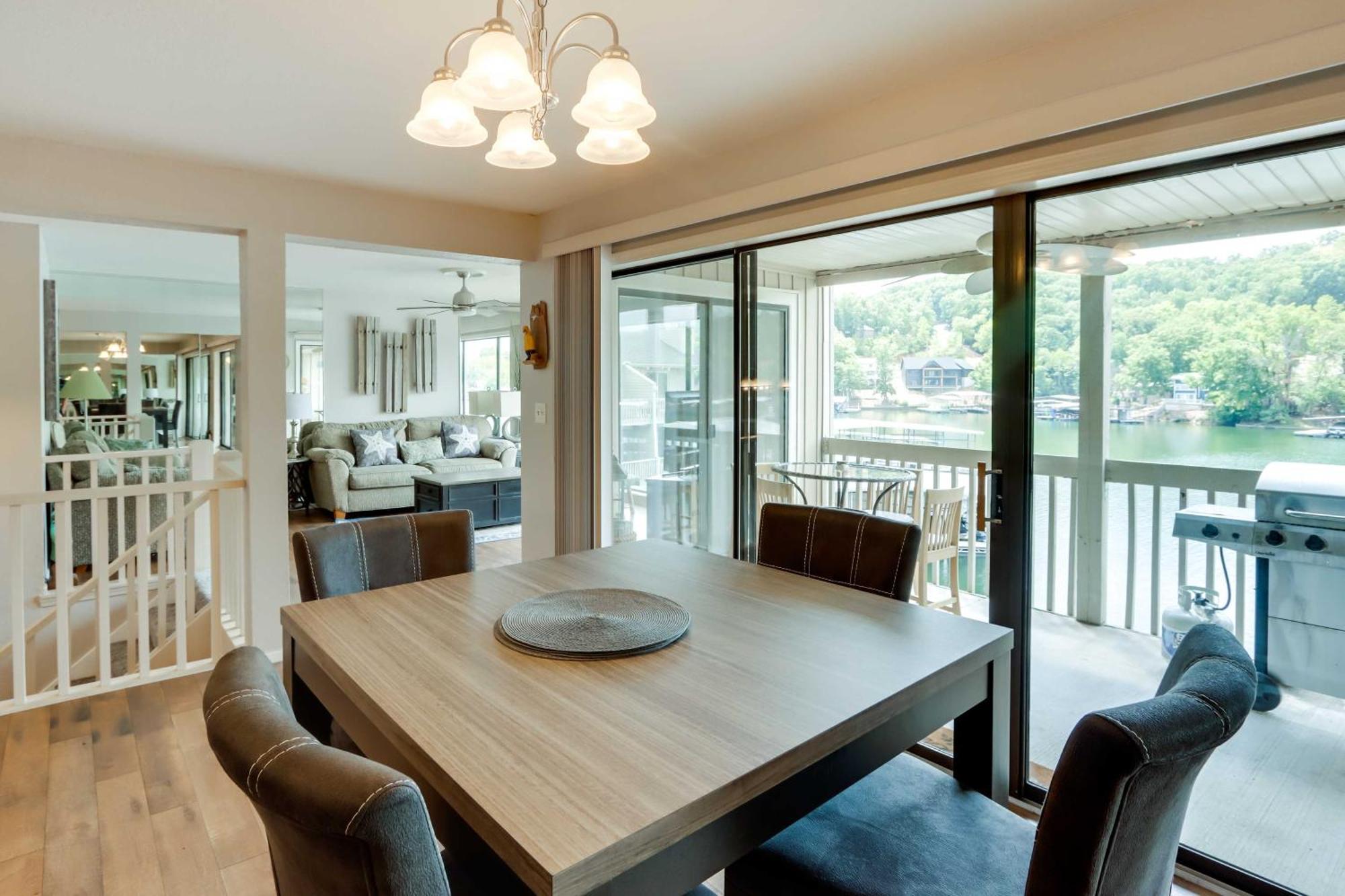 Lakefront Osage Beach Condo With Community Pool Eksteriør billede