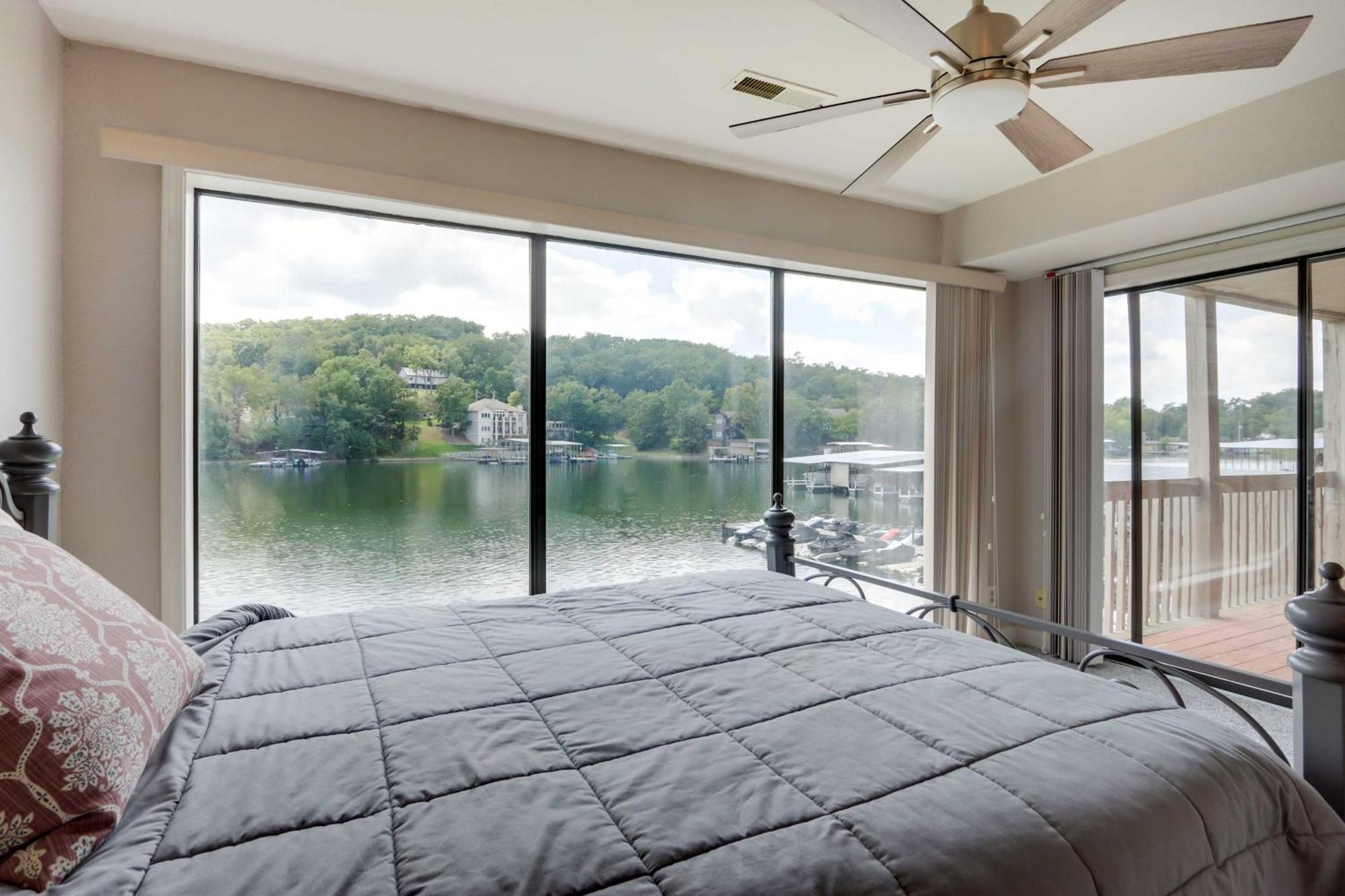 Lakefront Osage Beach Condo With Community Pool Eksteriør billede