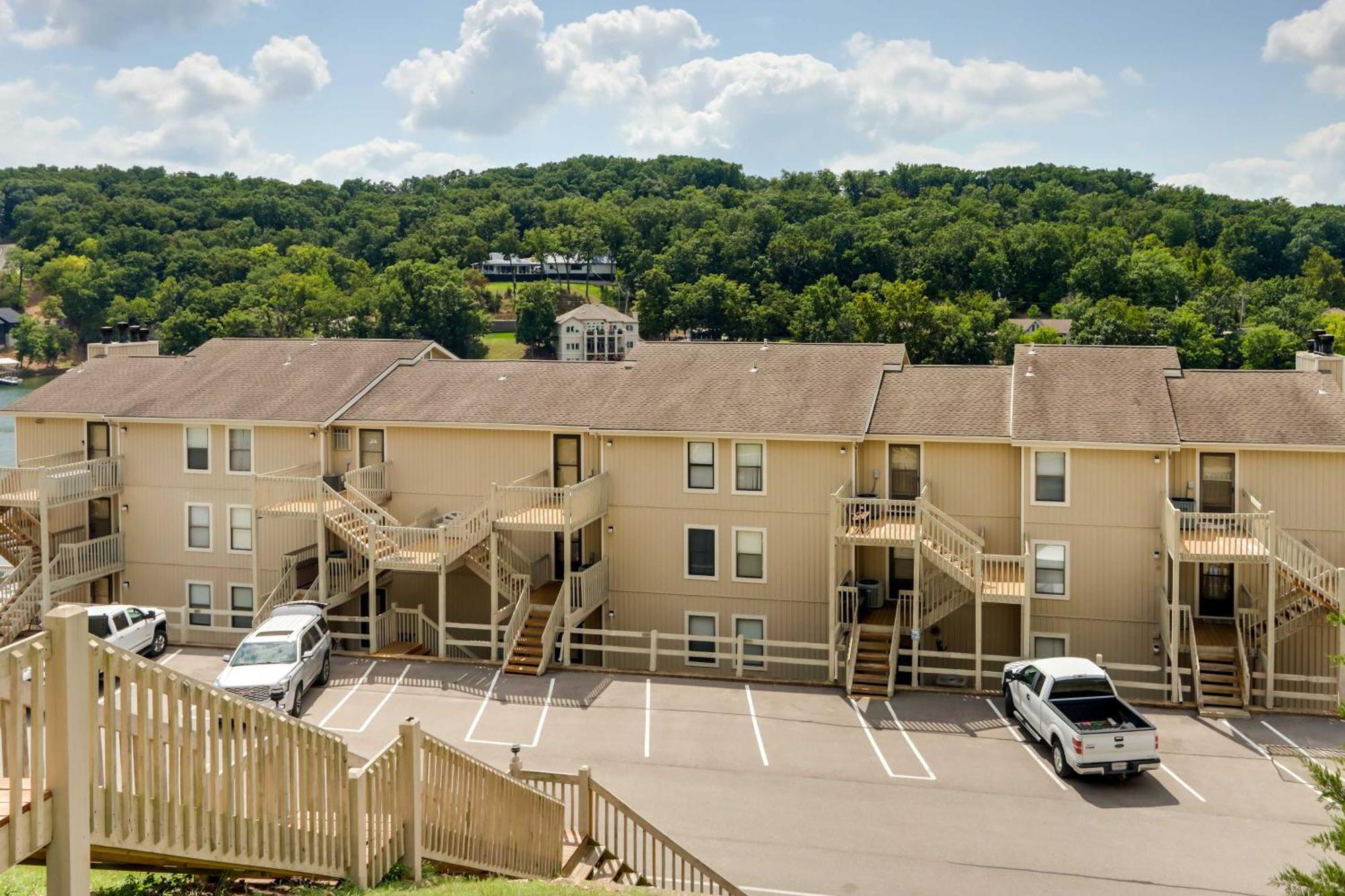Lakefront Osage Beach Condo With Community Pool Eksteriør billede